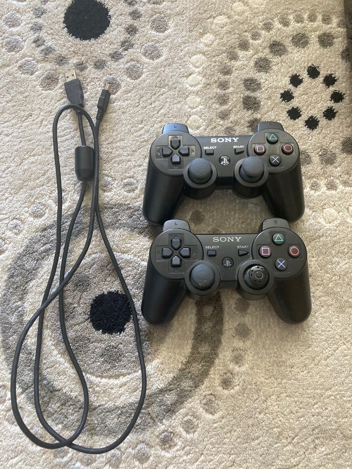 Sony PlayStation 3 Slim Konsol ve 2 Kablosuz Kontrolcü - Görsel 3