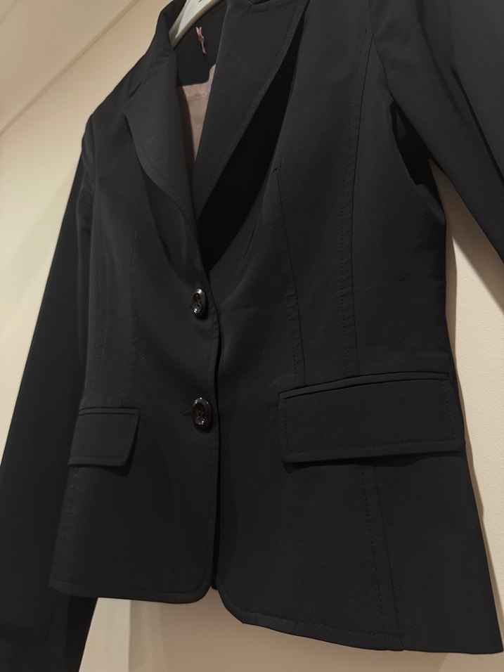 Siyah Düğmeli Kadın Ofis Blazeri - Görsel 2