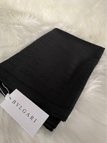 Bvlgari şal