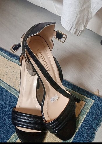 37 Beden Diger Siyah Kadın Topuklu Sandalet