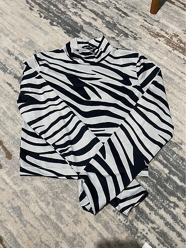 S/m beden zebra desen uzun kollu crop