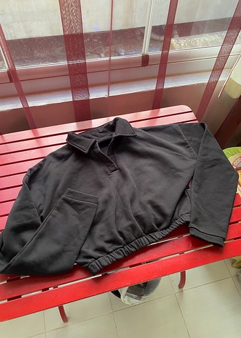 Siyah Yüksek Yakalı Kadın Sweatshirt