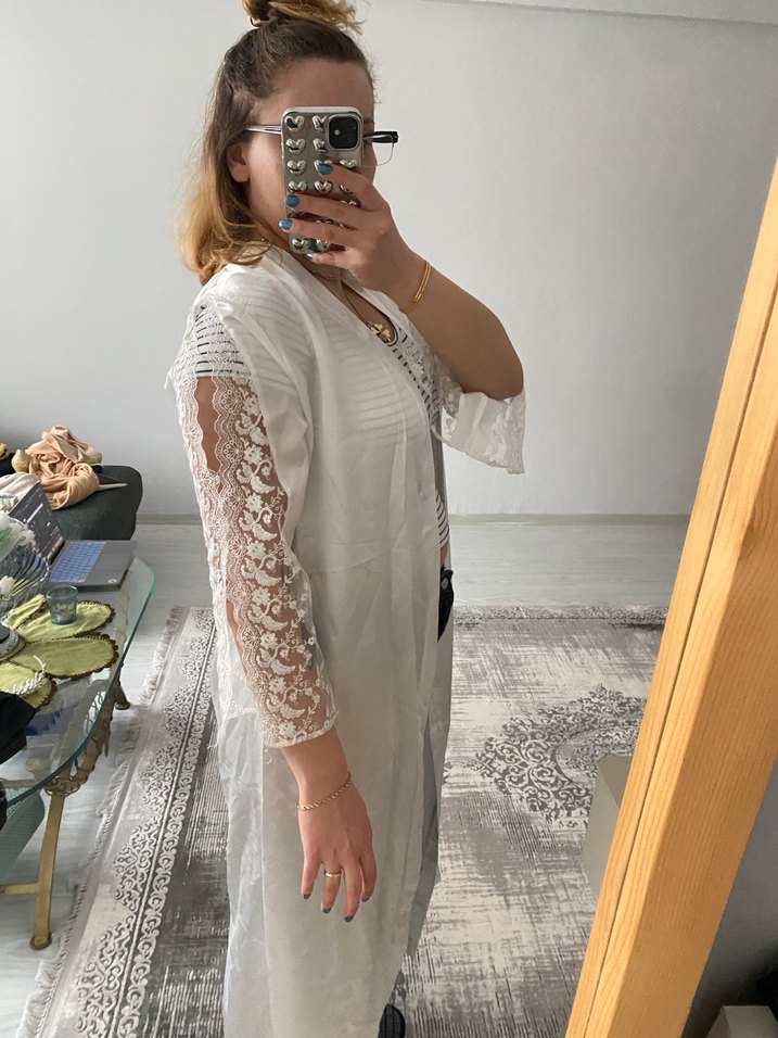 Beyaz Bağlamalı Uzun Kollu Hemşirelik Sabahlığı - Görsel 2