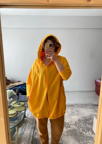Sarı Kapüşonlu Transparan Kadın Yağmurluk - Görsel 4