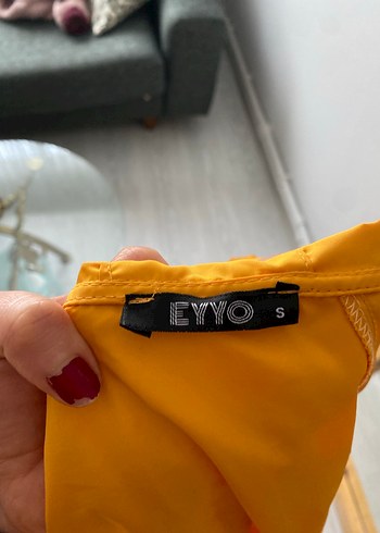 Sarı Kapüşonlu Transparan Kadın Yağmurluk - Görsel 5