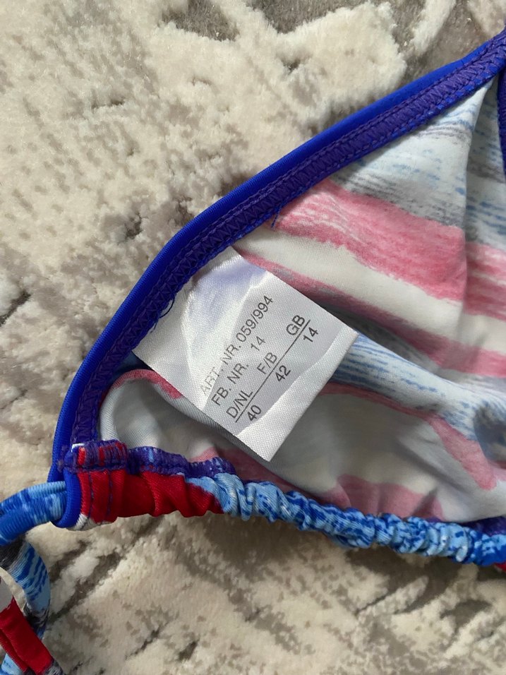 Boncuk Detaylı Renkli Bağlamalı Bikini Üstü - Görsel 3