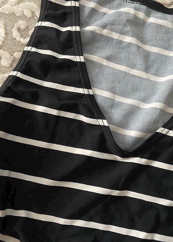 V yaka çizgili dantelli kadın tankini mayo - Görsel 2