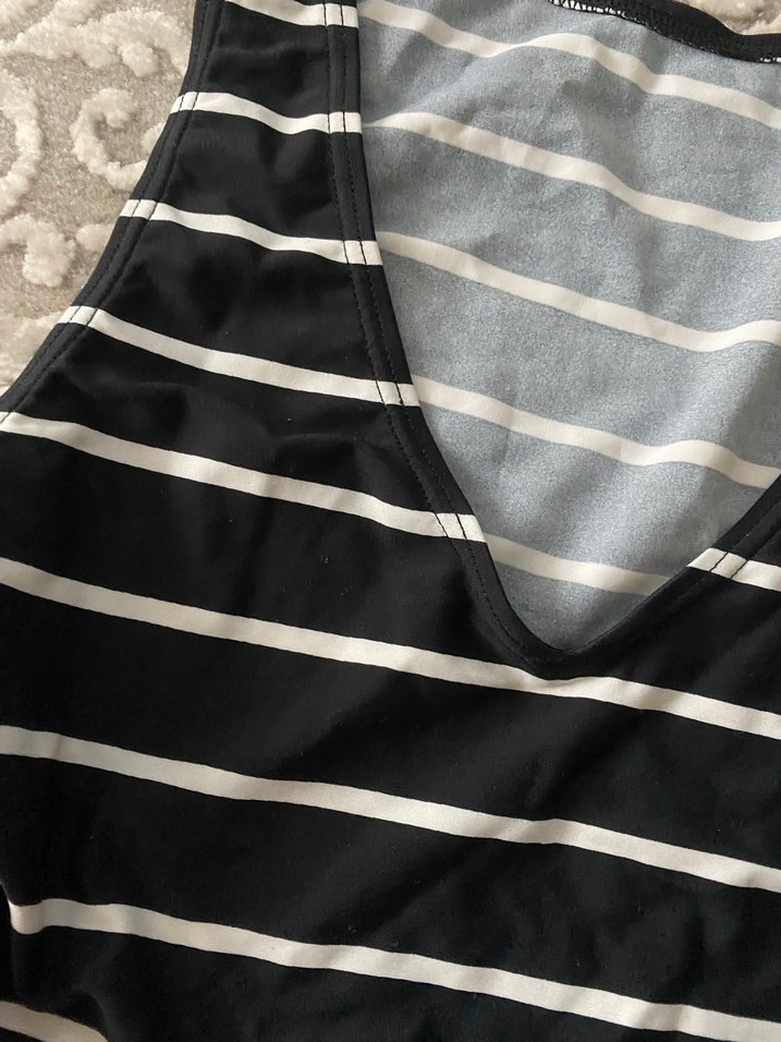 V yaka çizgili dantelli kadın tankini mayo - Görsel 2