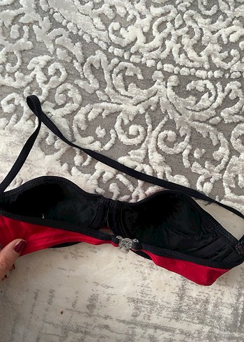 Fermuarlı Kırmızı İpli Bikini Üstü - Görsel 2
