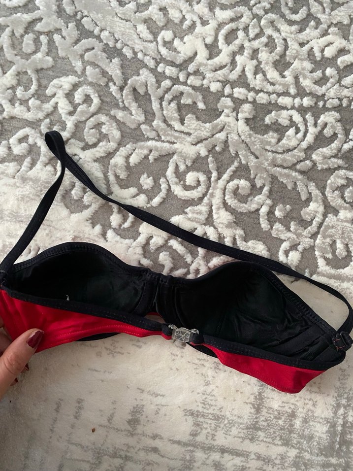Fermuarlı Kırmızı İpli Bikini Üstü - Görsel 2