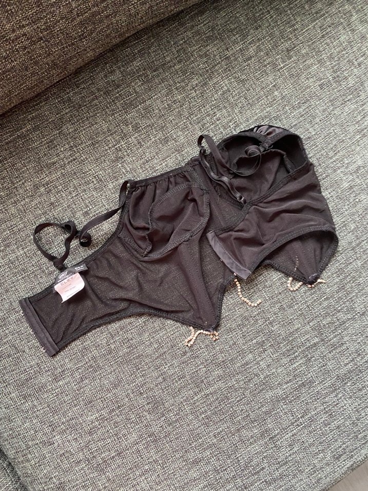 Zincir Detaylı Siyah Strappy Büstiyer - Görsel 3