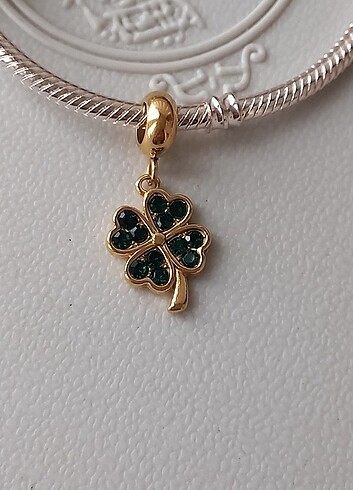 Beden Gold Yonca Charm