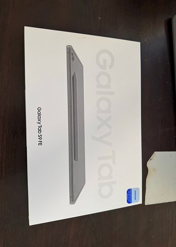 Samsung Galaxy Tab S9 FE jelatininde