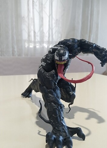 Venom Marvel Figürü