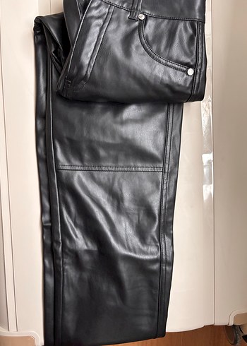 Bershka Siyah Deri Pantolon - Görsel 2