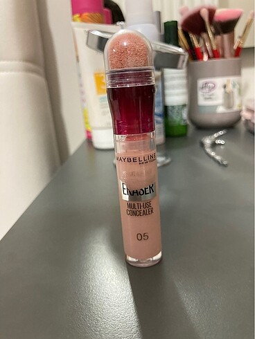 maybelline eraser kapatıcı 05