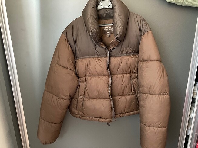 pull and bear mont