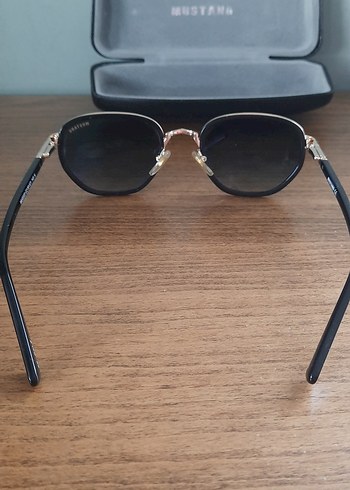 Kadın Parlak Siyah Mustang Gözlük - Görsel 4