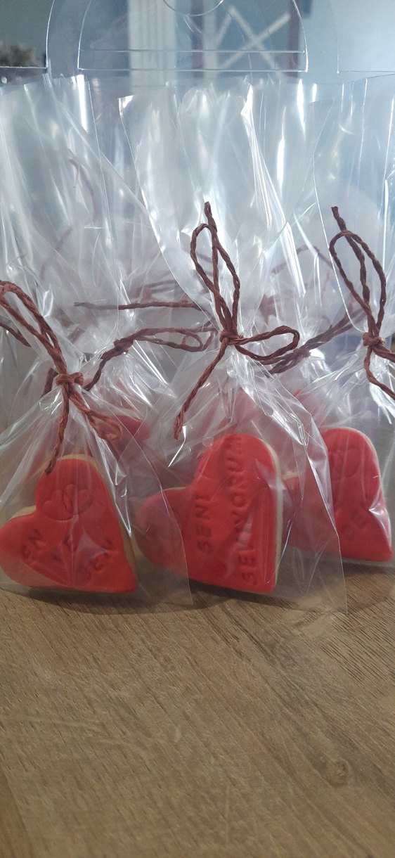 Kırmızı Kalp Şeklinde Hediyelikler - Görsel 2