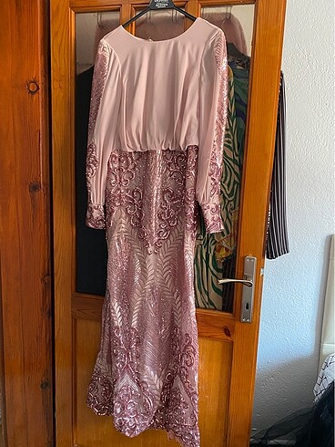 Pembe pullu tesettür abiye