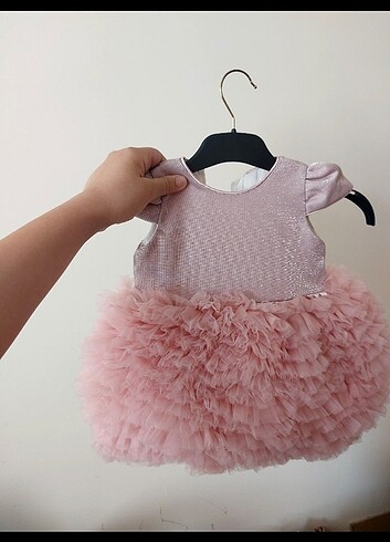 Pembe elbise