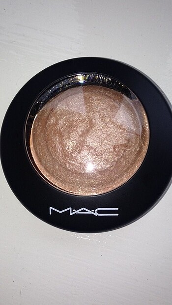 mac soft and gentle highlighter