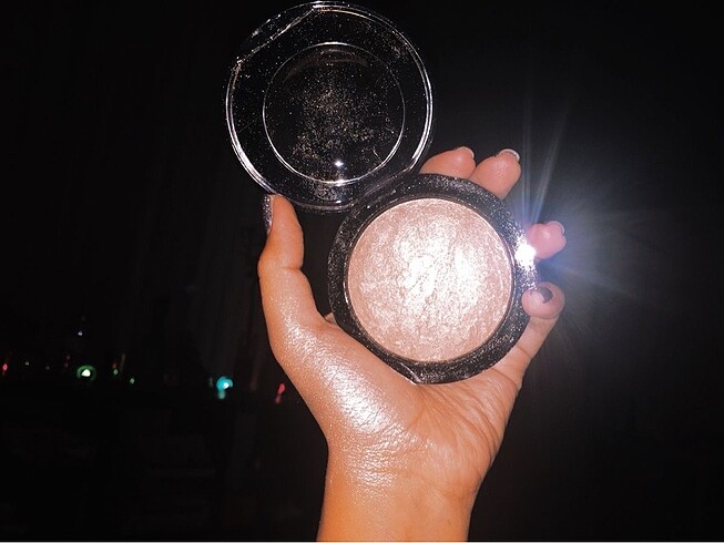  Beden mac soft and gentle highlighter