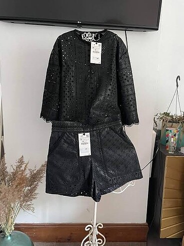 s Beden siyah Renk zara rock chic fisto deri şort takım