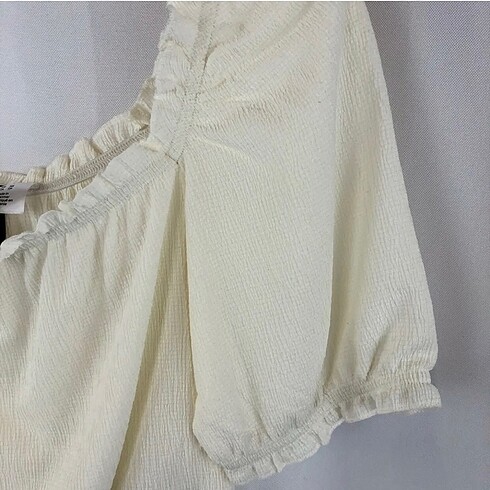 H&M H&M crop bluz