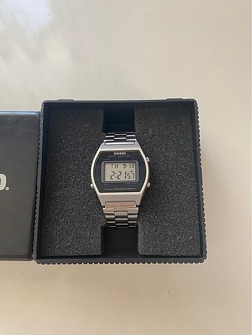 Casio retro saat