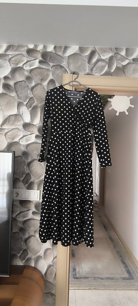 Uzun Kollu Siyah Puantiyeli Pamuk Elbise - Görsel 2