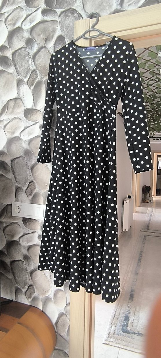 Uzun Kollu Siyah Puantiyeli Pamuk Elbise - Görsel 4