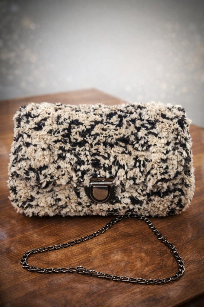 Kürk Detaylı Örgü Zebra Desenli Kadın Çanta - Görsel 5