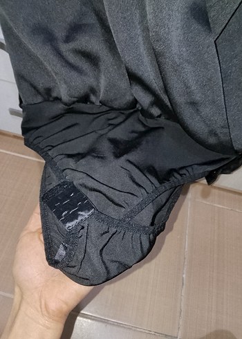 Siyah Drapeli V Yakalı Kadın Bluz - Görsel 2