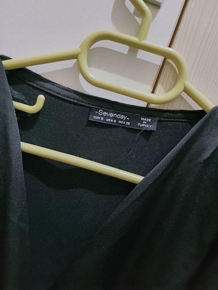 Siyah Drapeli V Yakalı Kadın Bluz - Görsel 5