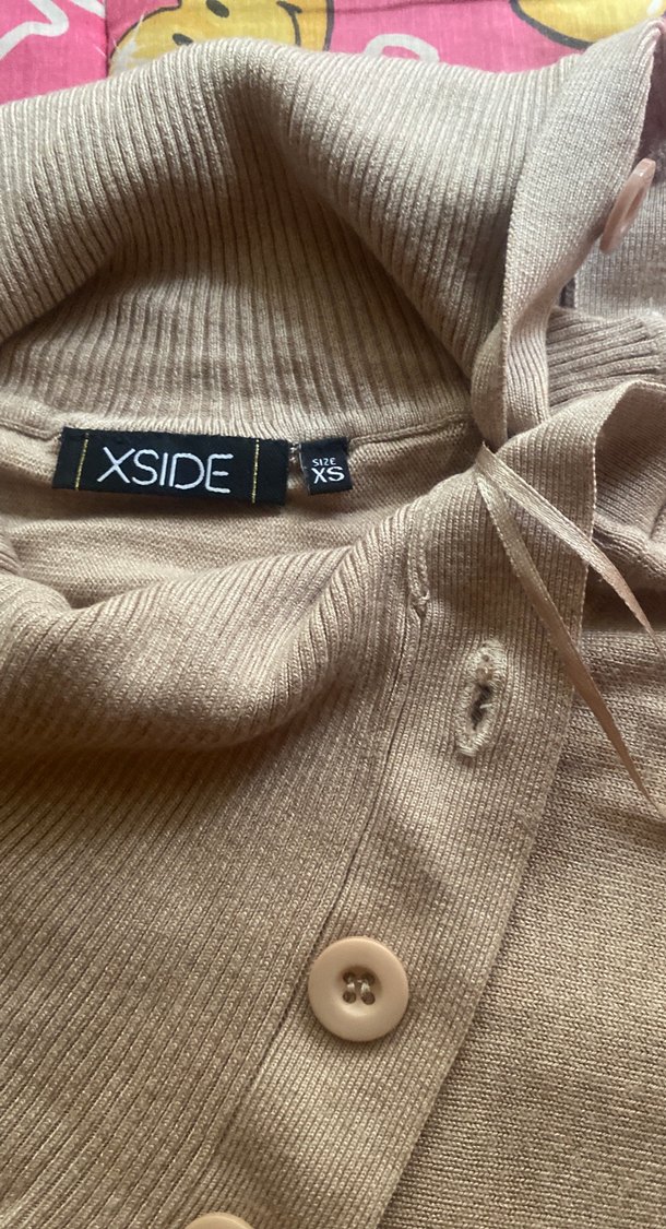 Düğmeli Bej Kısa Kollu Kadın Kazak - Görsel 3