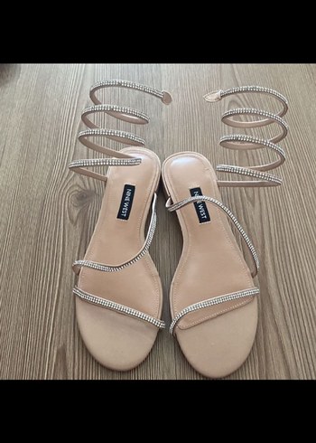 39 Beden Yeni etiketli Nine West marka şık Sandalet