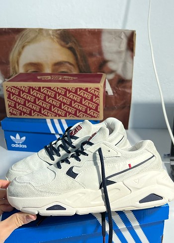 puma Beyaz Bağcıklı Kadın Spor Ayakkabı - Görsel 2