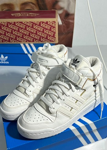 Beyaz Adidas Kadın Spor Ayakkabı forum low - Görsel 4