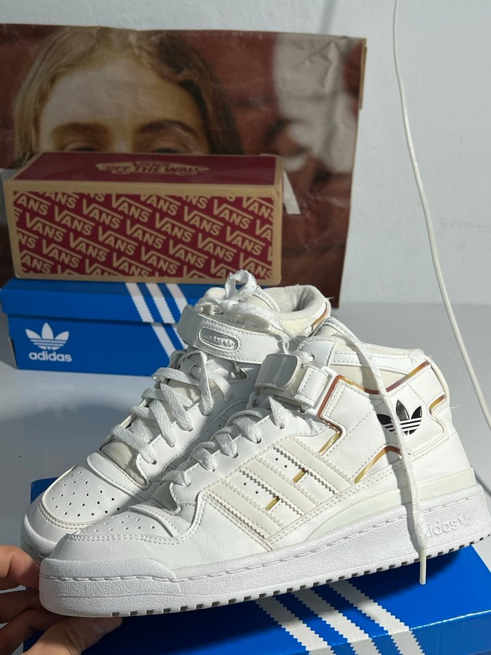 Beyaz Adidas Kadın Spor Ayakkabı forum low - Görsel 3