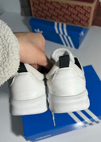 Beyaz Adidas Kadın Spor Ayakkabı - Görsel 6