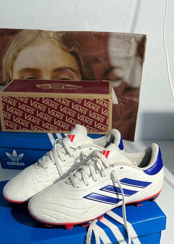 adidas copa Lacivert Detaylı Beyaz Erkek Futbol Ayakkabısı - Görsel 3