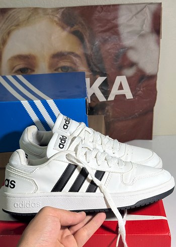 Kadın Beyaz Adidas Bağcıklı Spor Ayakkabı