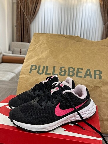 35,5 Beden nike spor ayakkabı