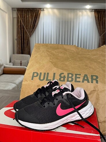 35,5 Beden siyah Renk nike spor ayakkabı