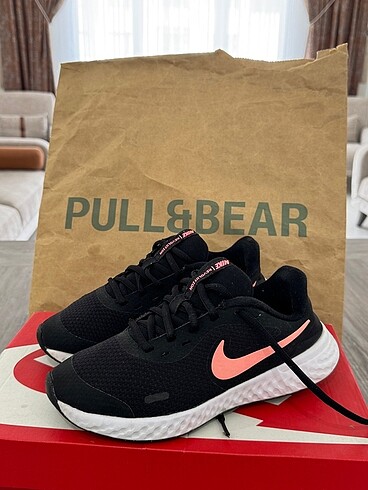 36 Beden siyah Renk nike spor ayakkabı