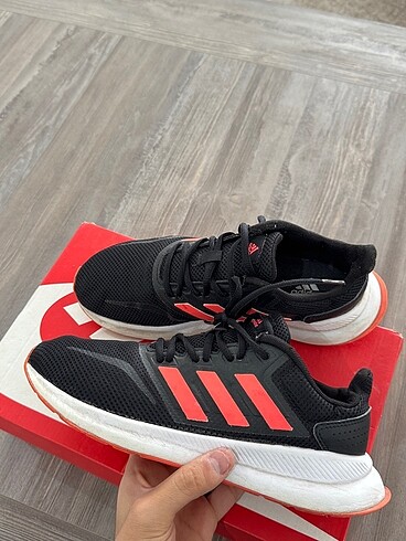 38 Beden adidas spor ayakkabı