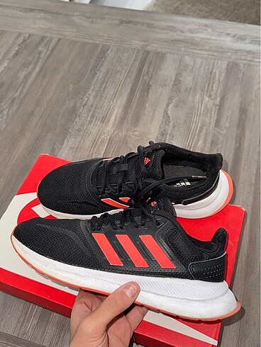 38 Beden siyah Renk adidas spor ayakkabı