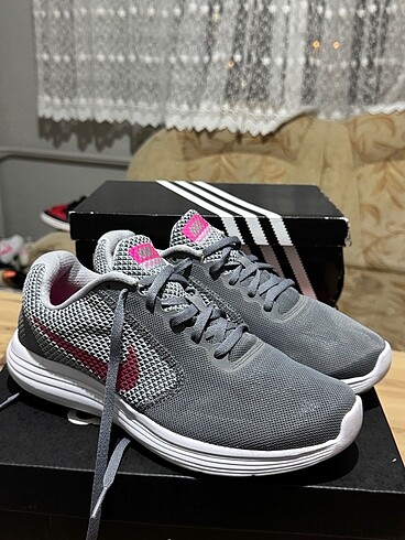 40,5 Beden nike spor ayakkabı