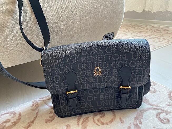 benetton kol çantası